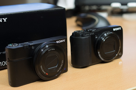 DSC-HX30Vとの比較。